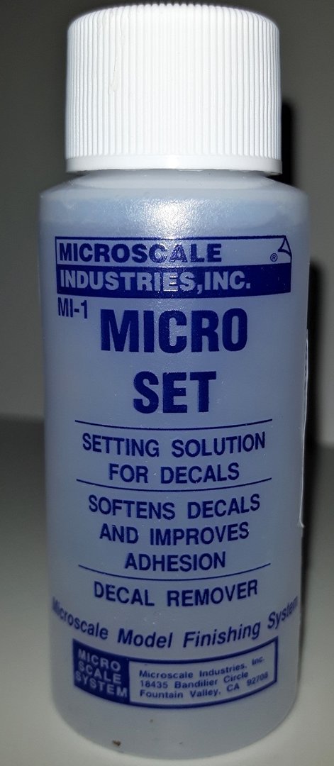 Microscale Micro Set Weichmacher für Wasserschiebebilder und verbessert die Haftung